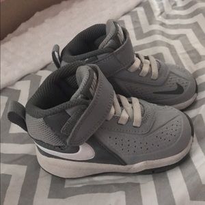 Baby Nike Team Hustle D7