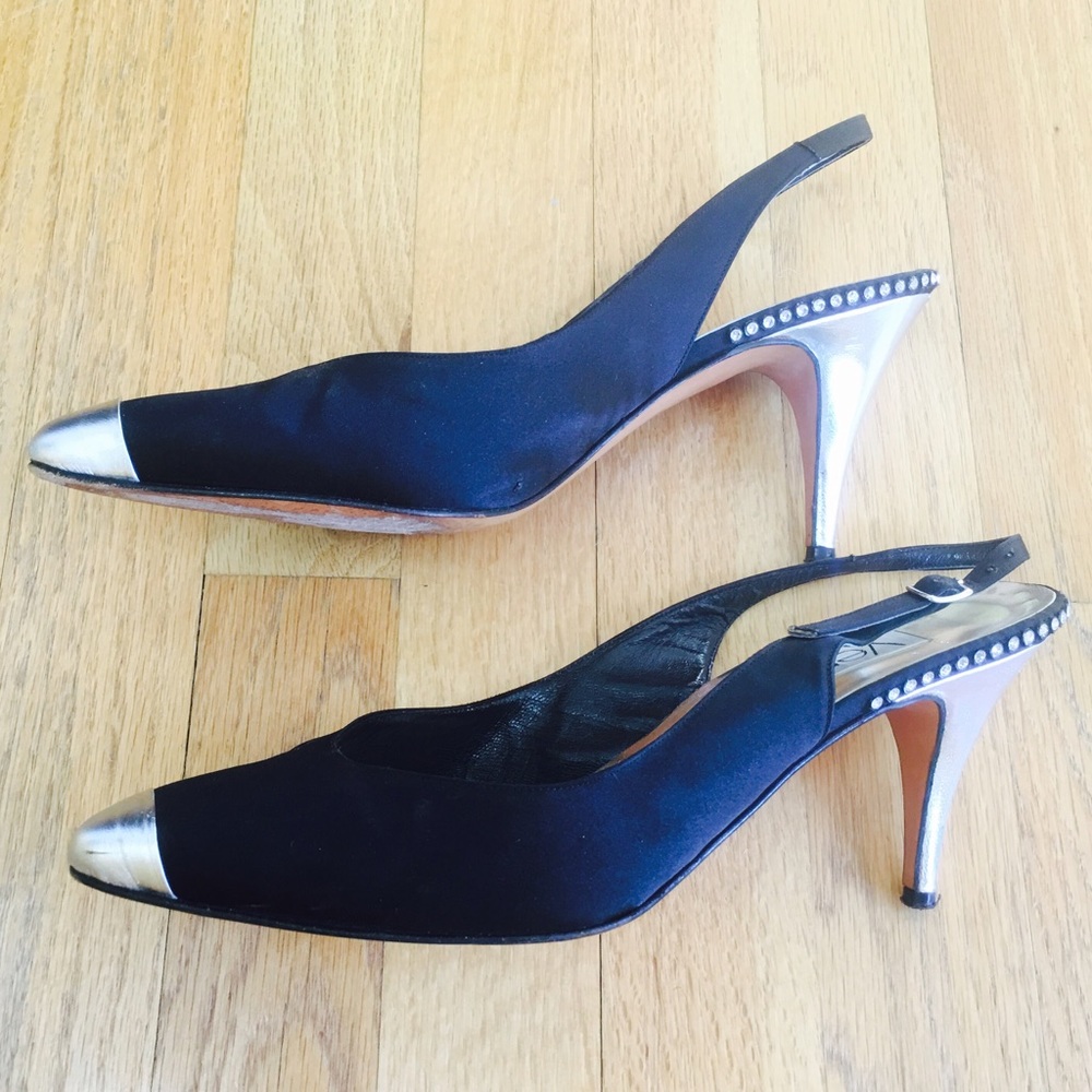 Versani Silver tipped closed toe pumps