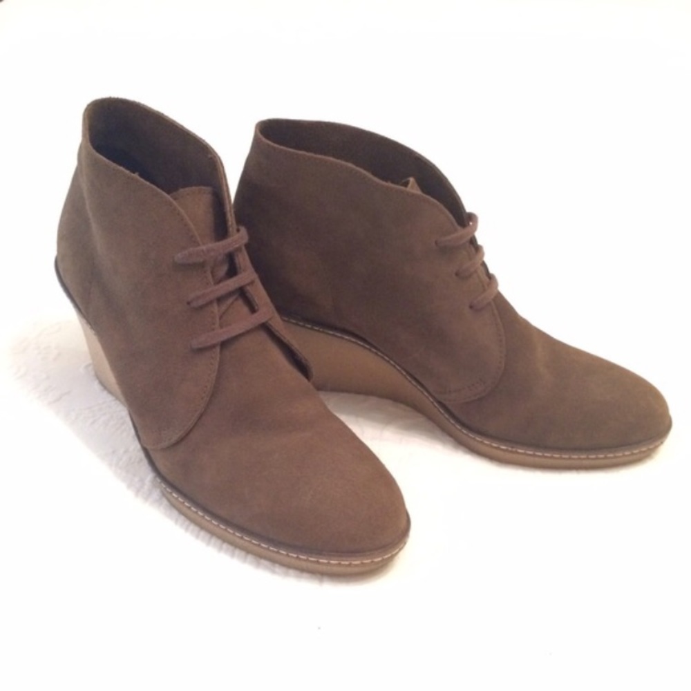 Weekend sale! Jcrew ankle booties in army green.