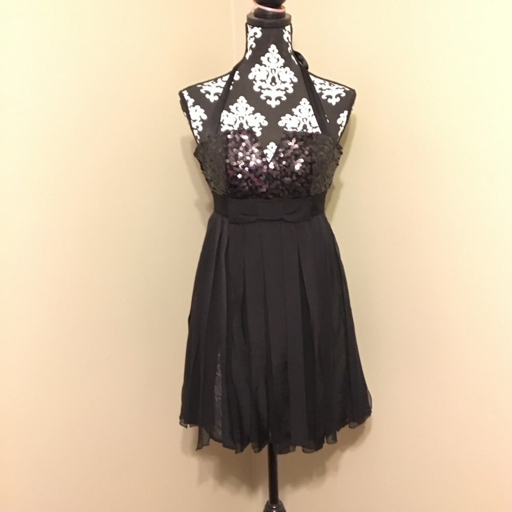 👗Bebe little black dress-rare find👗