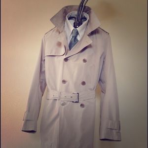 Tan half trench
