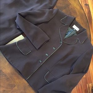 Expresso business suit.