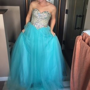 Prom Dress with matching earrings