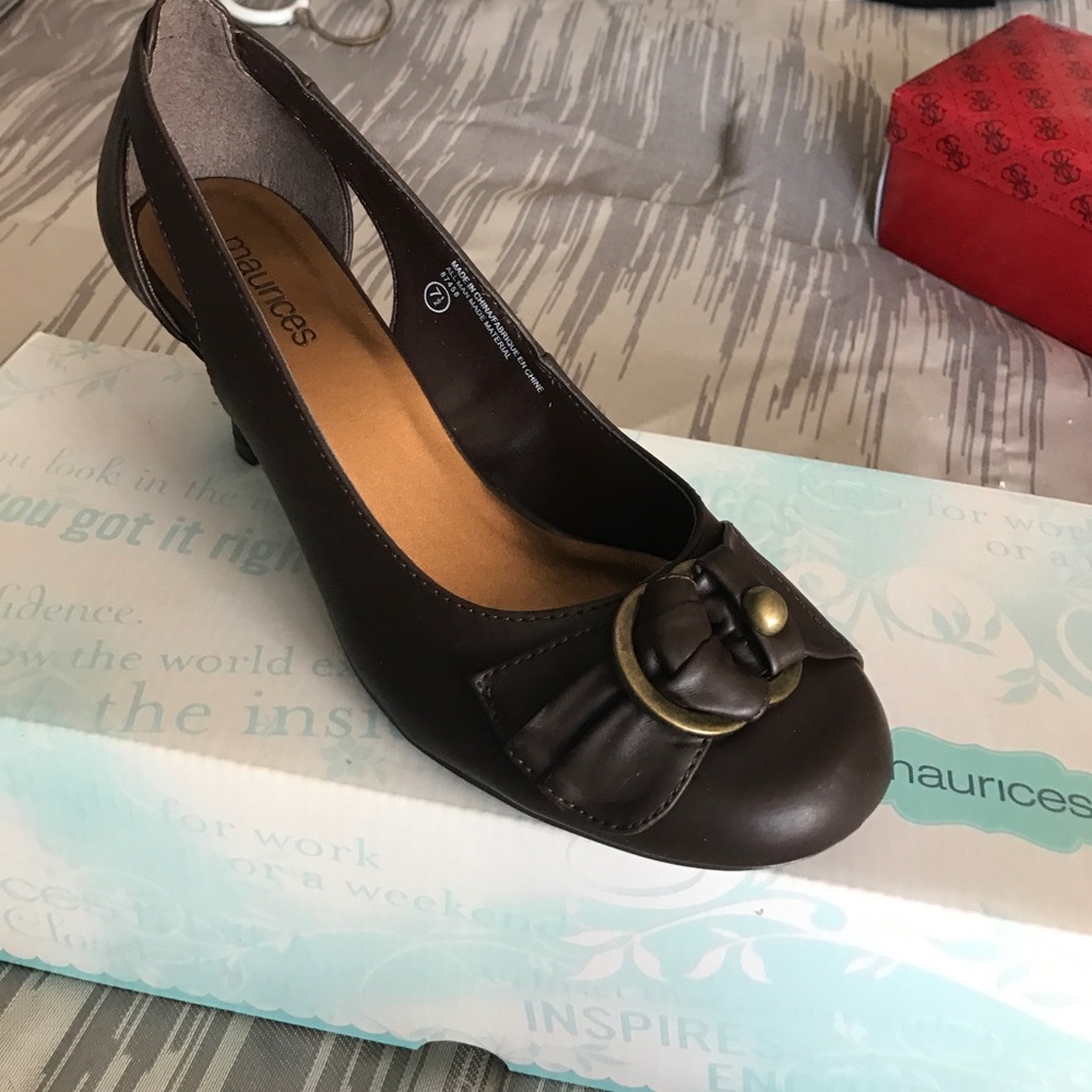 Brown kitten heel shoes