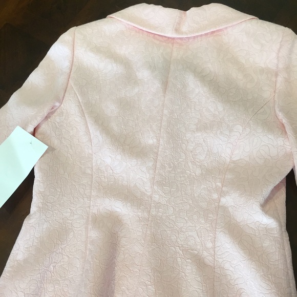 Suit - Picture 5 of 7