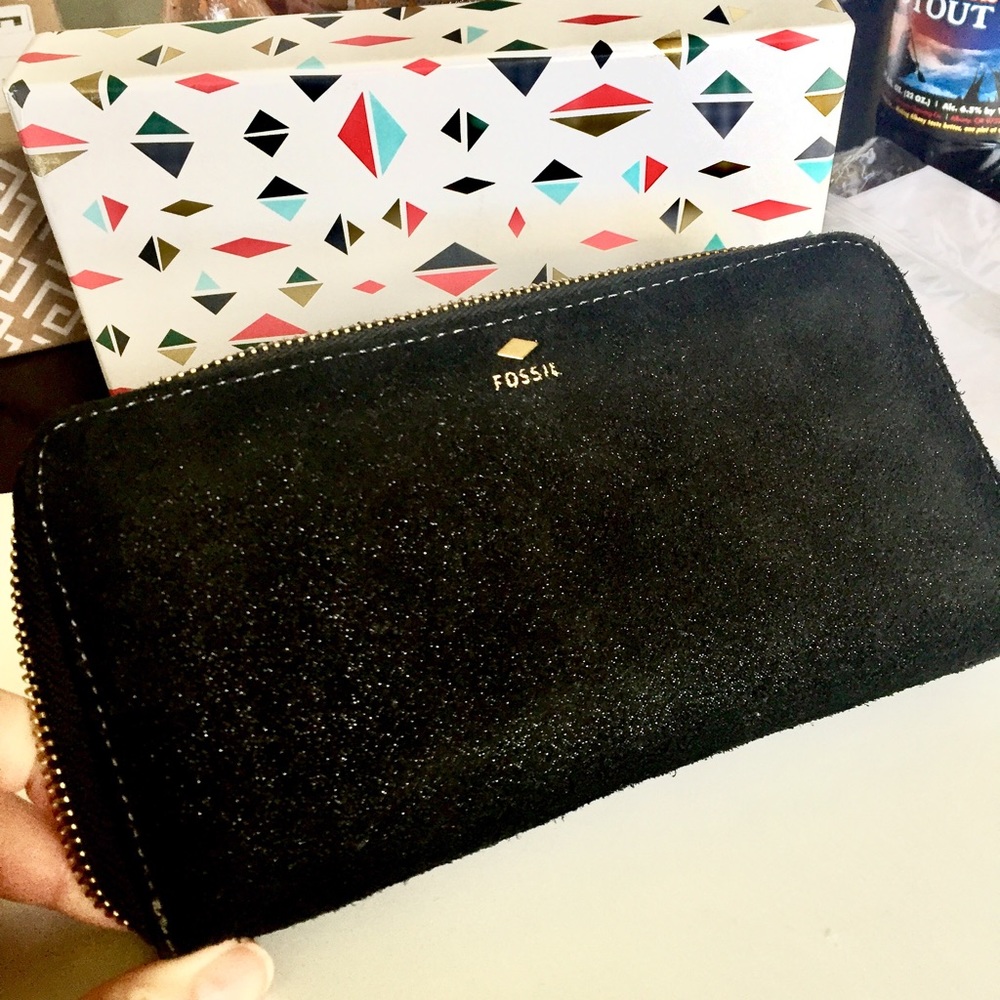 Black Fossil Zip Wallet / Clutch