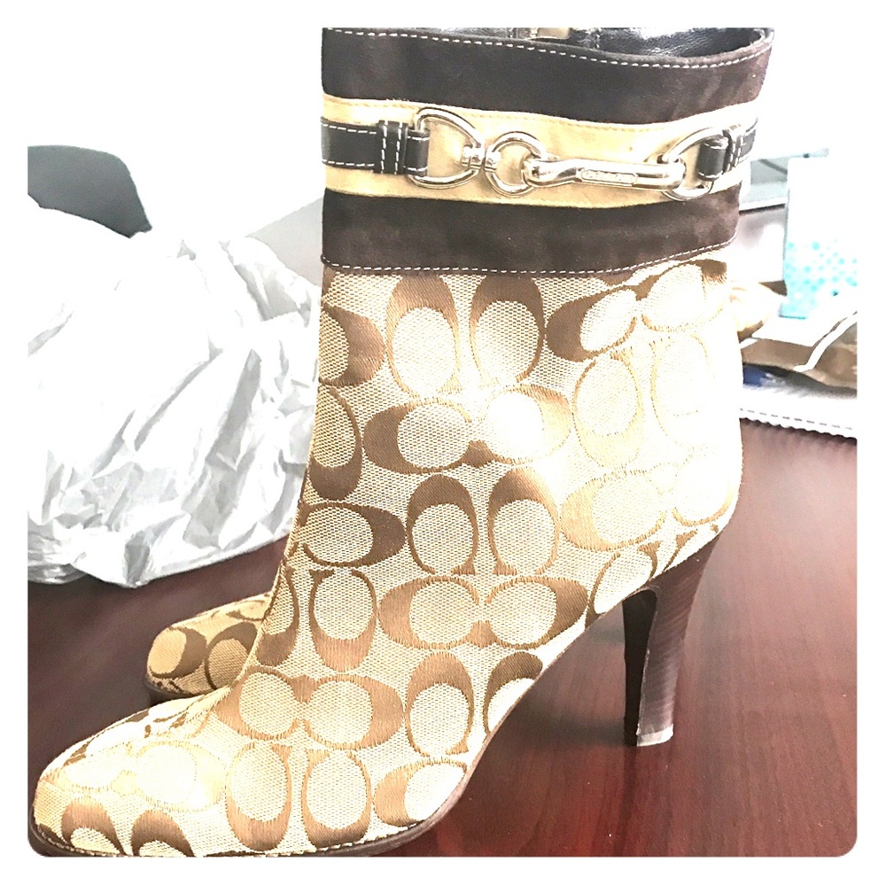 Coach boots