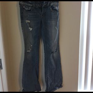 Destroyed artist stretch American eagle jeans