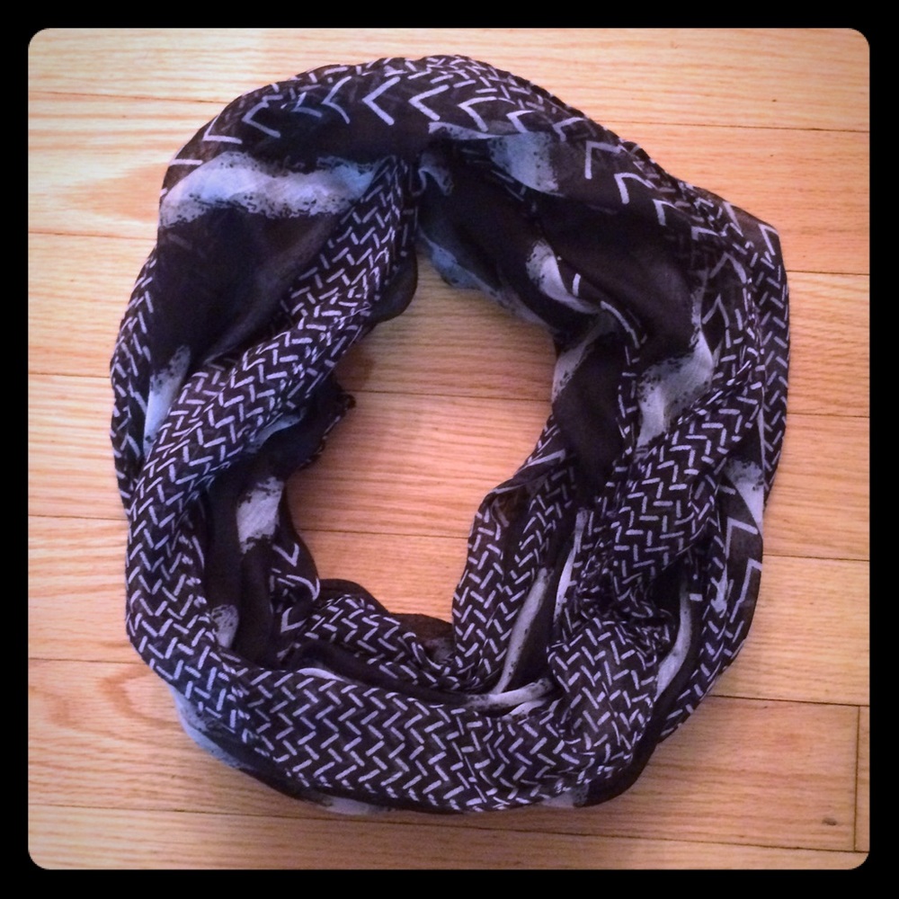 Infinity loop scarf