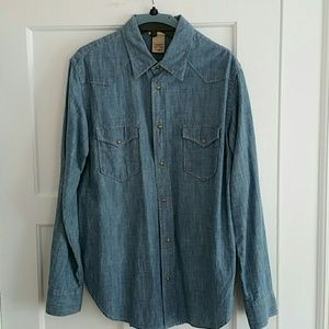 GAP chambray shirt. Very soft, pearl snap buttons.