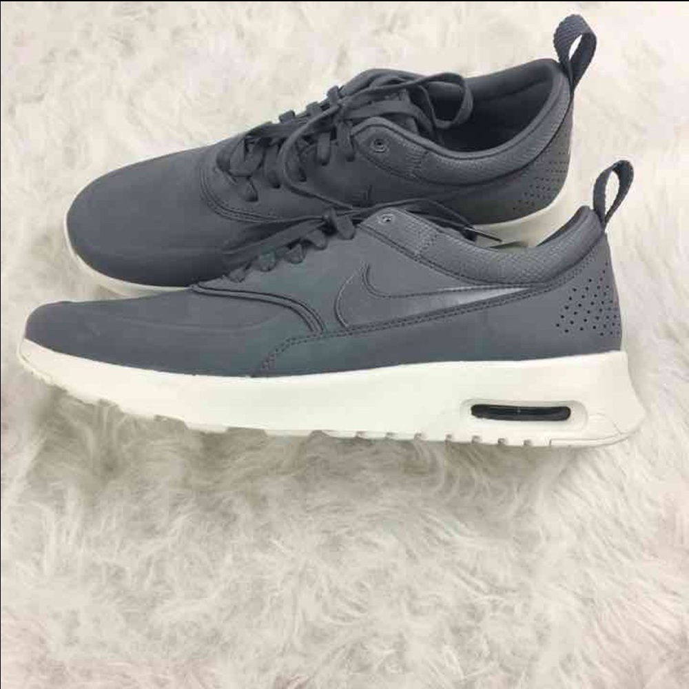 Grey nike air max Thea size 8.5