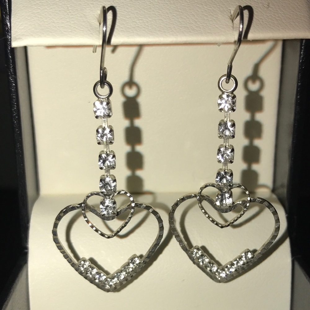 Cubic zirconia heart earrings
