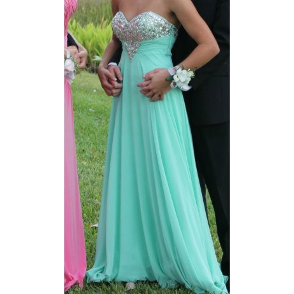 Jasz Couture Prom Gown