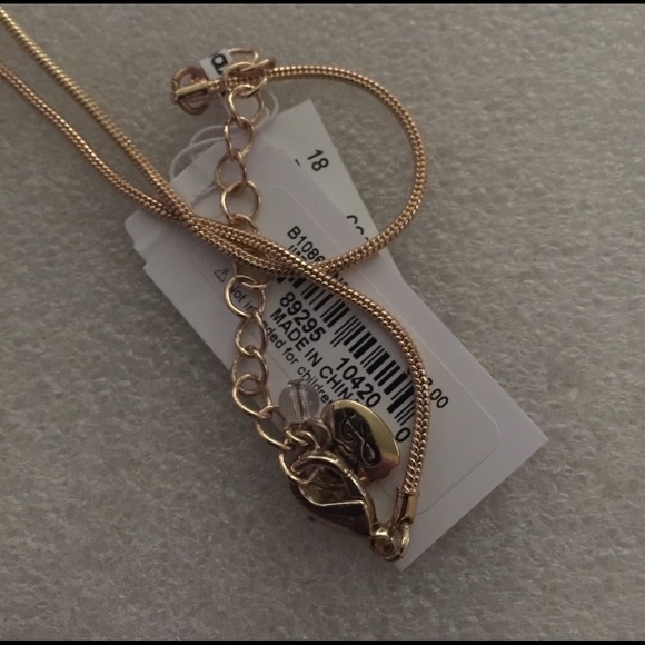 Betsey Johnson necklace - Picture 3 of 4