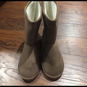Room of Fashion Size 7.5 Faux Fur Lined Boots Uggs