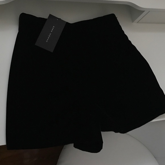 ZARA WOMEN VELVET BLACK SHORTS - Picture 1 of 4
