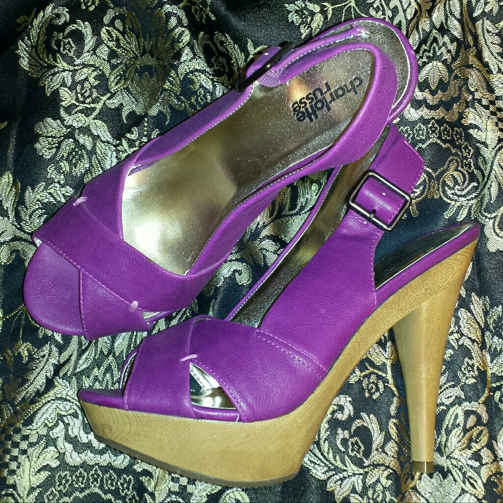 Purple heels, perfect for Spring.