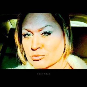 Meet your Posher, Connie