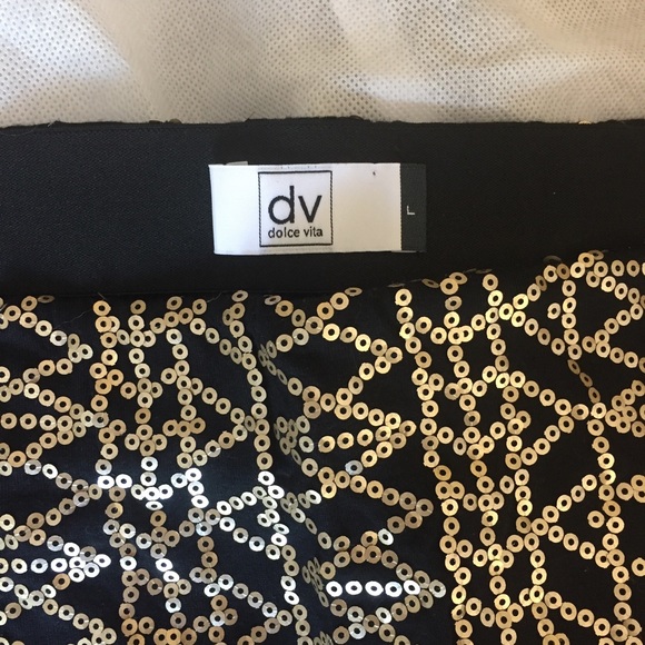 SOLD. Dolce vita sequin geo skirt - Picture 2 of 2