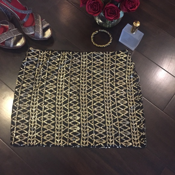 SOLD. Dolce vita sequin geo skirt - Picture 1 of 2