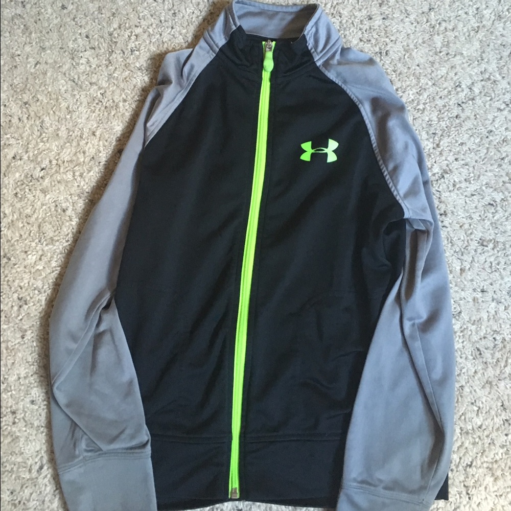 Youth under Armour zip up size M