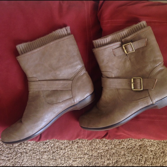 Qupid Shoes - 💥Qupid Taupe Boots