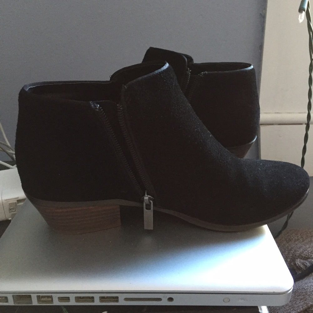 Black ankle booties