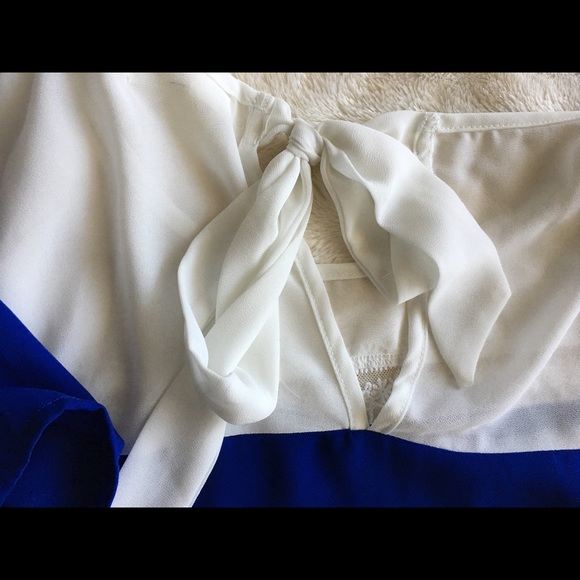 Blue and white blouse - Picture 5 of 5