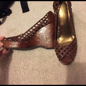 BCBG Wedge size 9 slightly worn