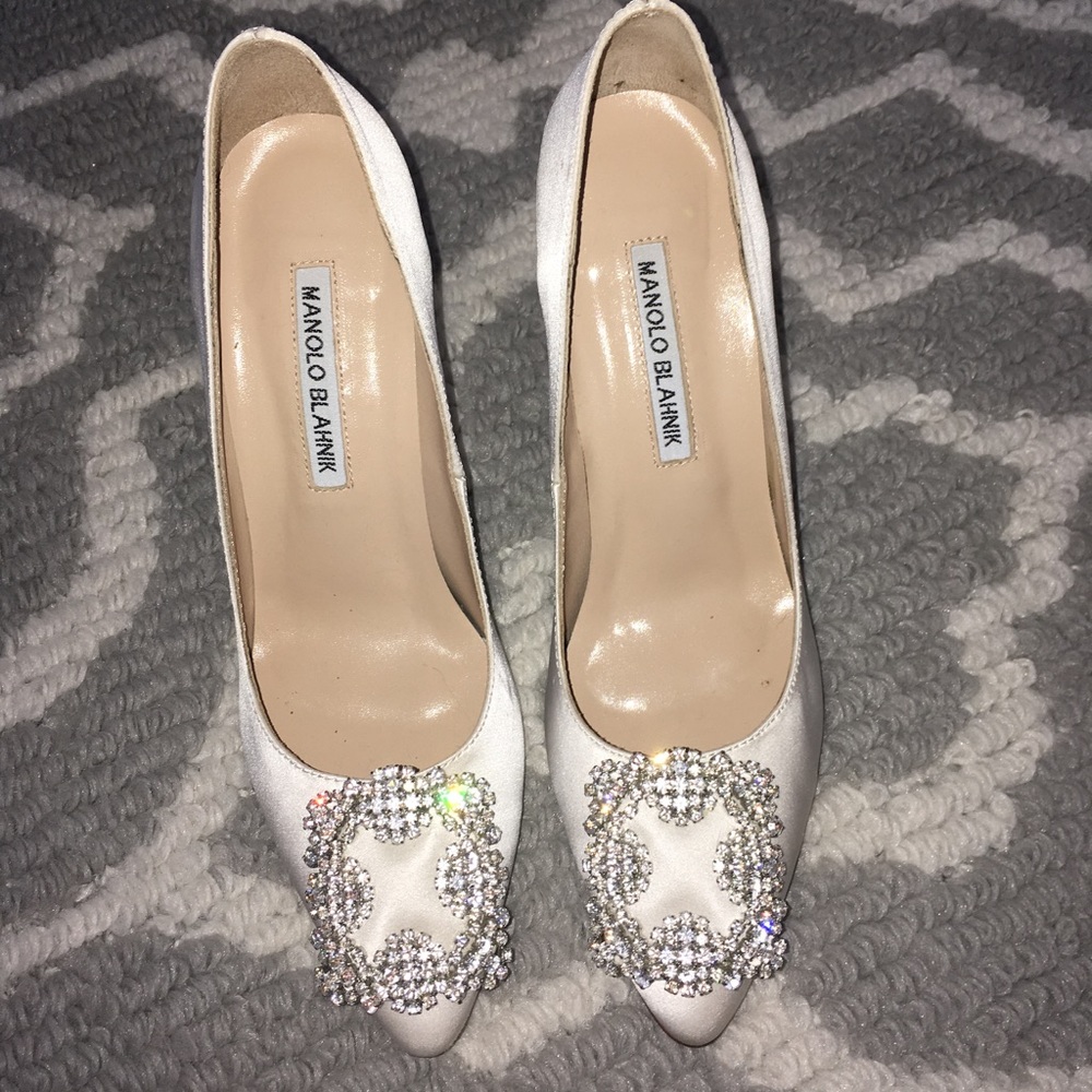 Manogo Blahnik White Satin Hangisi heels