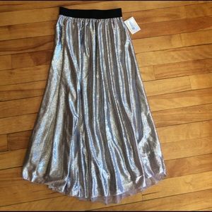 Lularoe Metallic Silver Lucy Skirt, Small BNWT