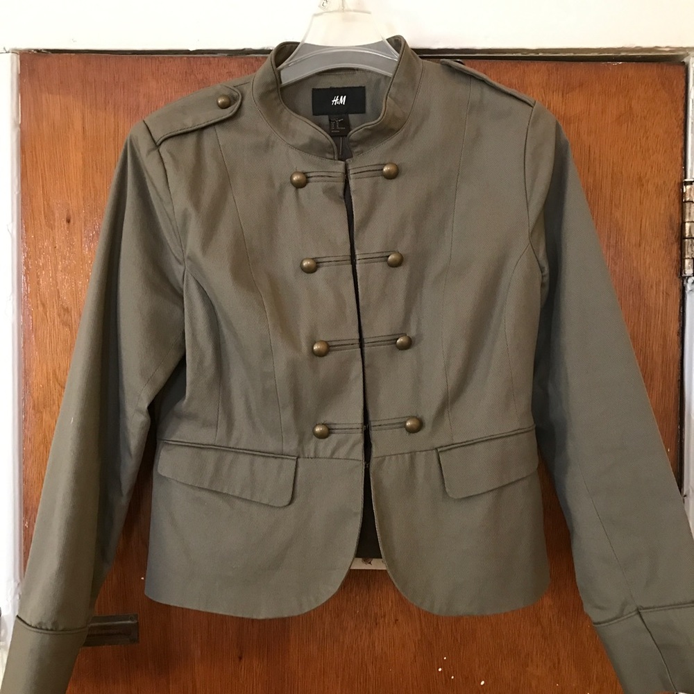 Very cute Army green military jacket.