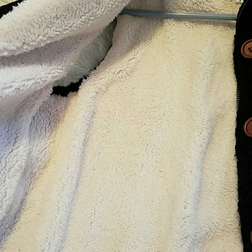 Vest - Picture 3 of 4