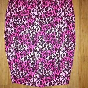 Plus size Torrid pink & grey leopard skirt. SZ 2X