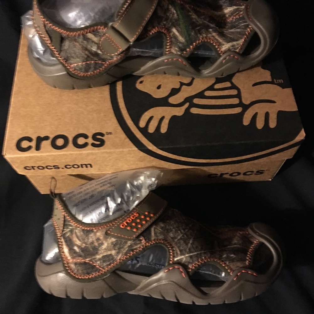 Men's camo crocs