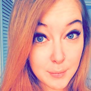 Meet your Posher, Caitlin