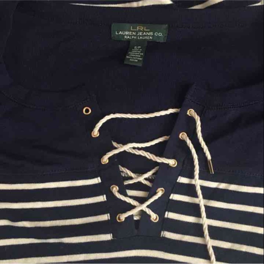 Half sleeve shirt