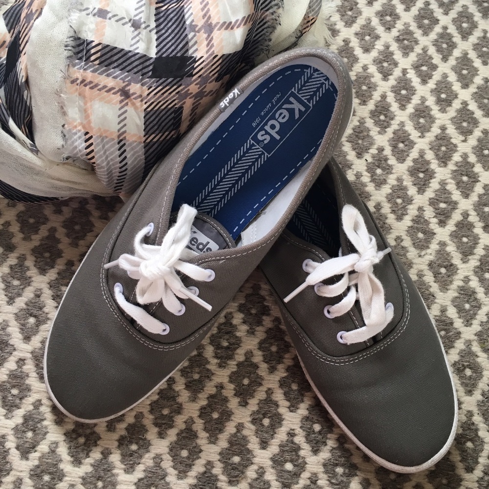 Grey keds