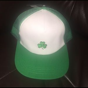 St Patricks Day clover trucker hat