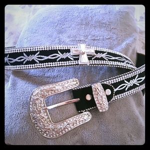 Price drop!! Atlas rhinestone western belt.