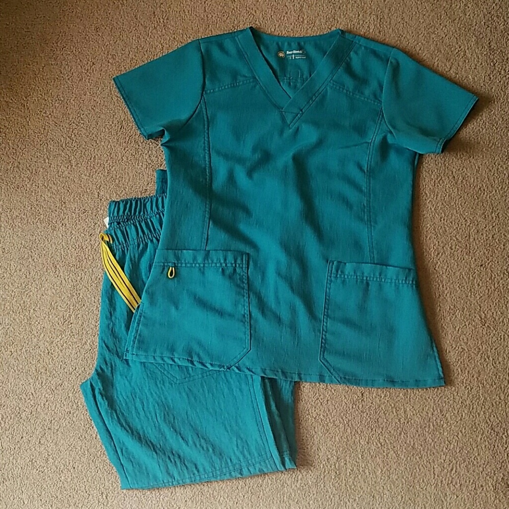 Teal scubs