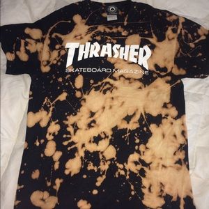 Thrasher tee distressed