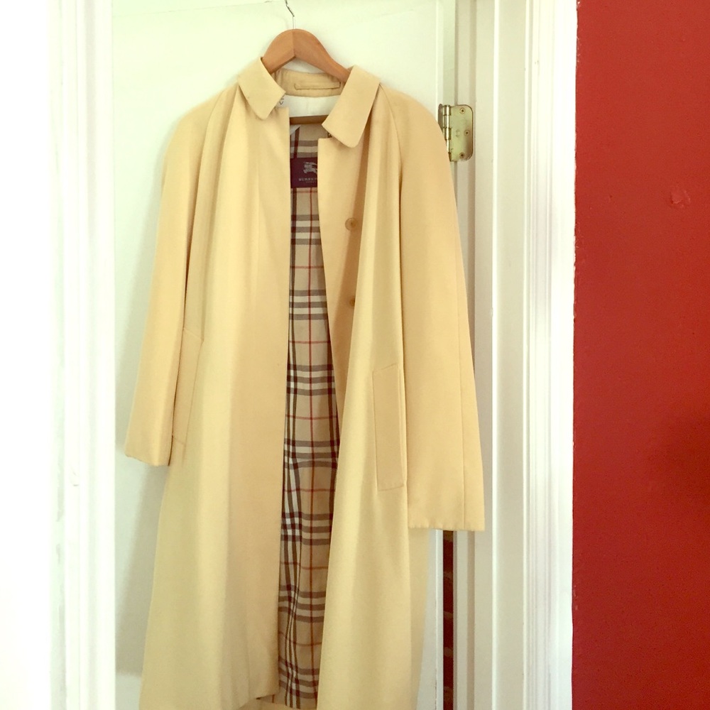 Gorgeous Never Worn Burberry Spring Coat