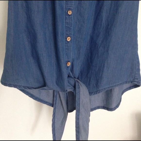 Embroidered button and tie bottom shirt - Picture 5 of 5