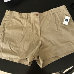 NWT Khaki Summer Short Gap 10