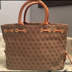 Small Dooney & Bourke tote