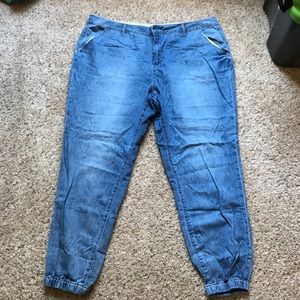 Forever 21+ highrise jean joggers size 18 lose fit