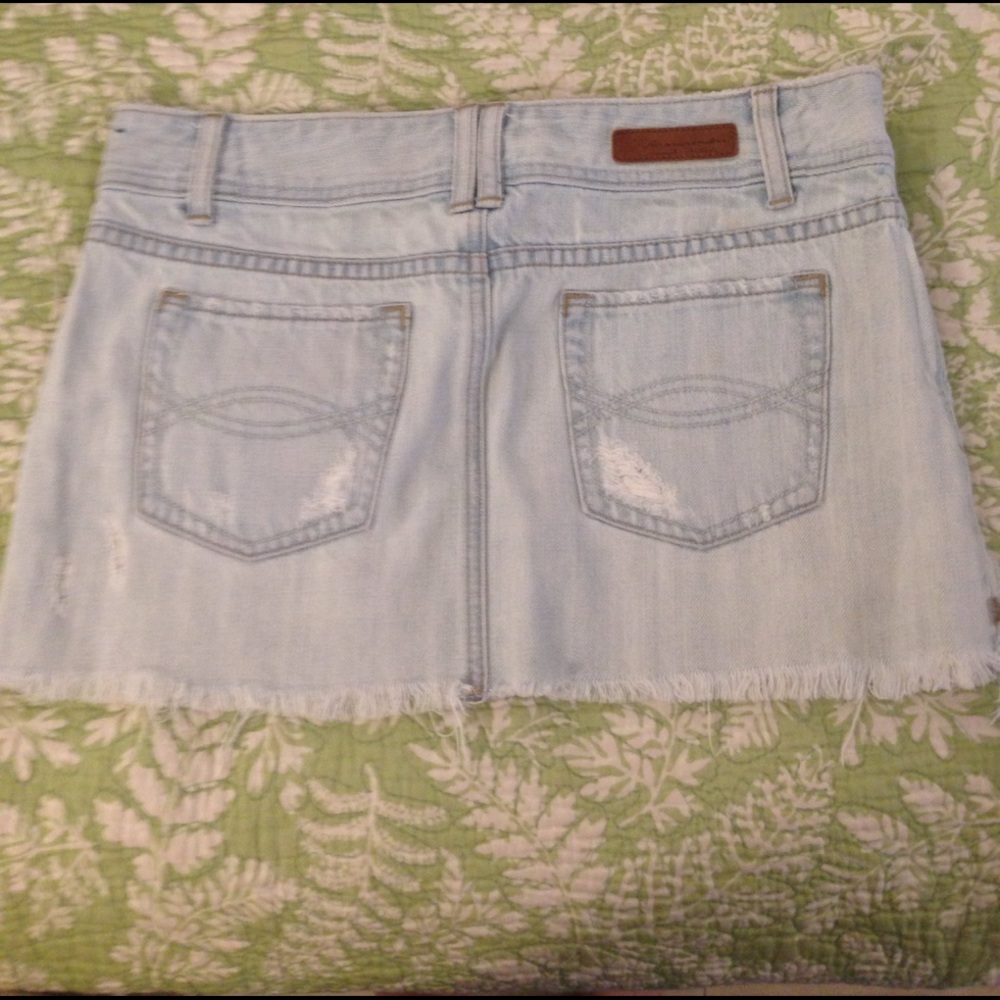 Light denim jean skirt Abercrombie and fitch - Picture 2 of 6