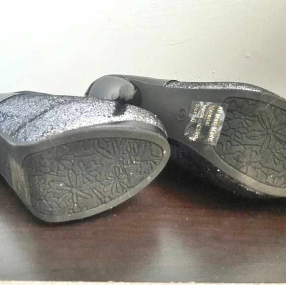 Disco - Picture 4 of 4