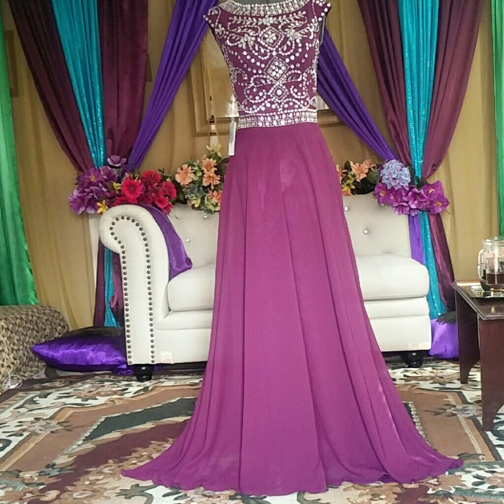 Brand new Grape sleeve  Bridesmaid/Prom Dress